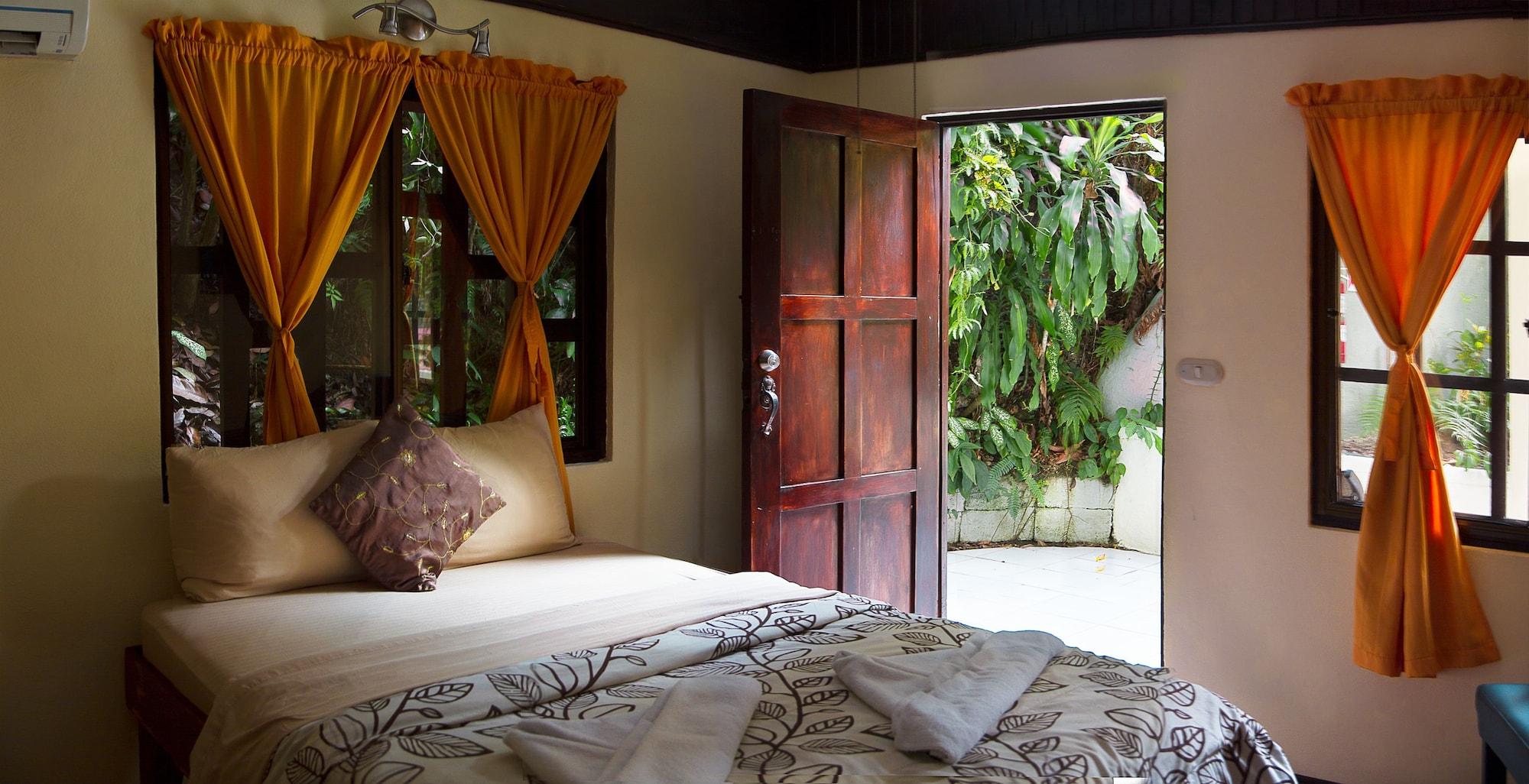 Hotel La Colina Manuel Antonio Exterior photo